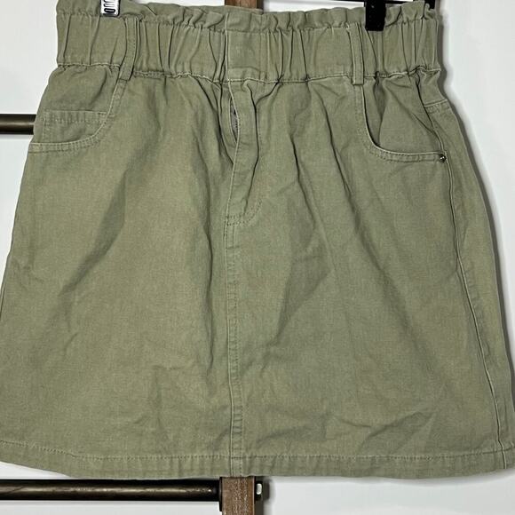Vici Paper Bag Green Mini Skirt Size Medium - Picture 2 of 5